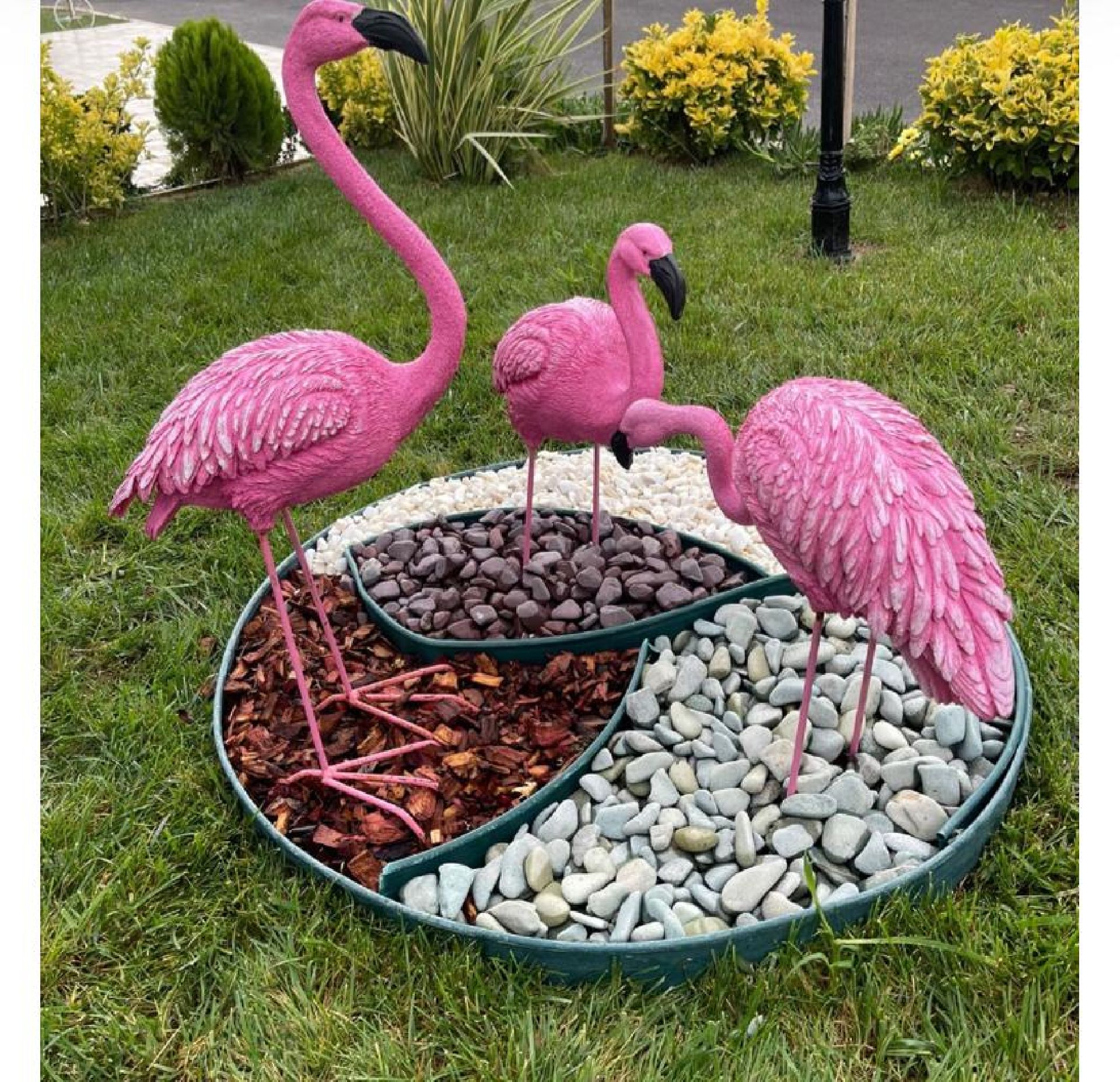 Dekoratif 3’lü Flamingo Seti – Bahçenize Tropikal Bir Dokunuş